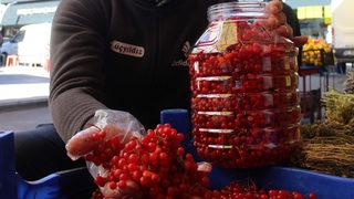 Bir haftada 300 kilo sattı! Gençlik iksiri gilaburuya yoğun talep