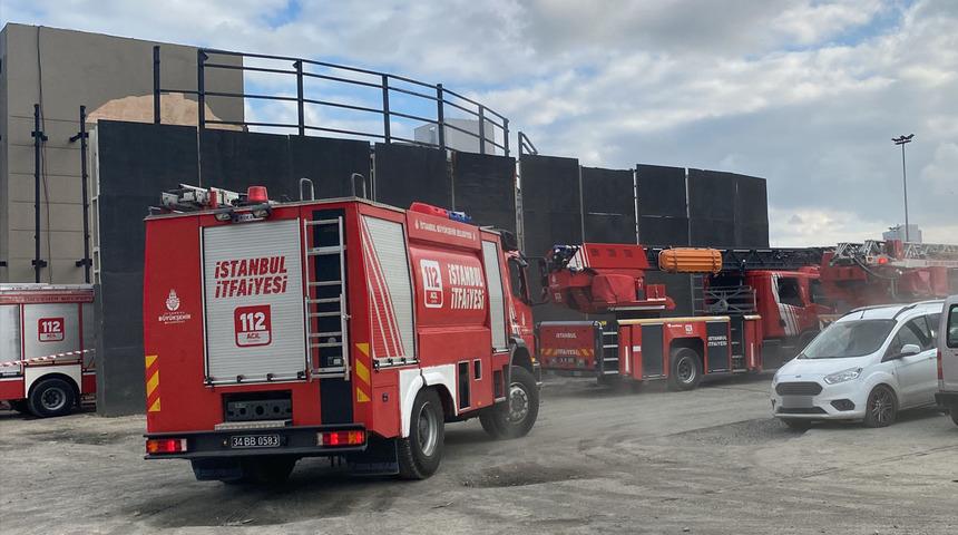 Kadık&ouml;y'de AVM'de korkutan yangın