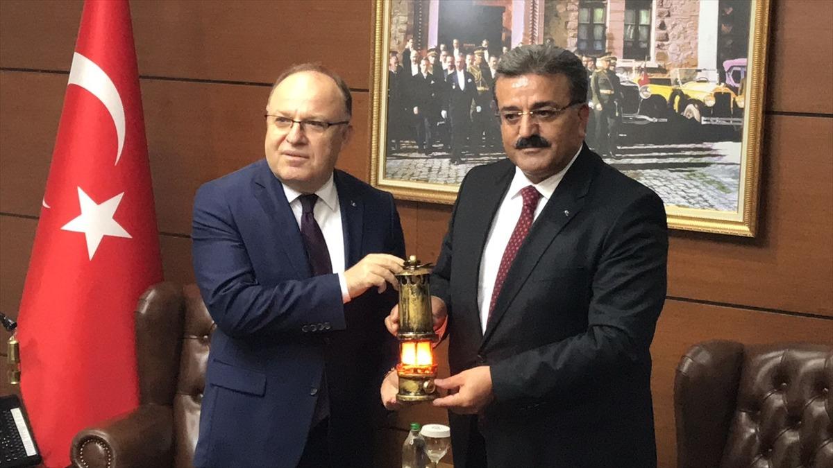 &Ccedil;alışma ve Sosyal G&uuml;venlik Bakan Yardımcısı &Ouml;z&ccedil;elik, Zonguldak'ta ziyaretlerde bulundu