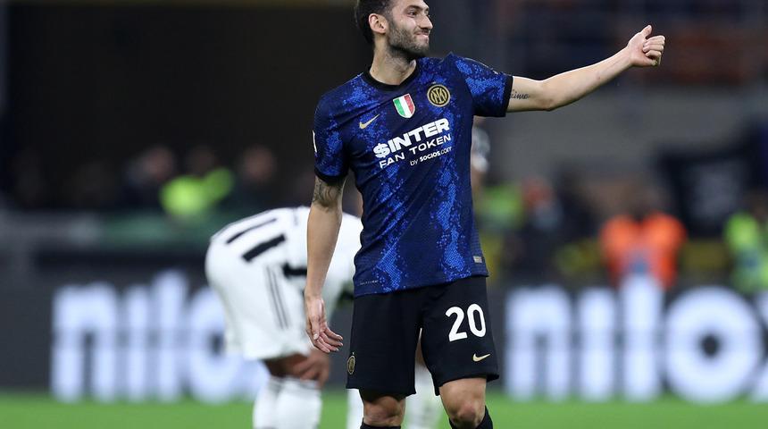 Hakan &Ccedil;alhanoğlu'nun bileti kesildi!