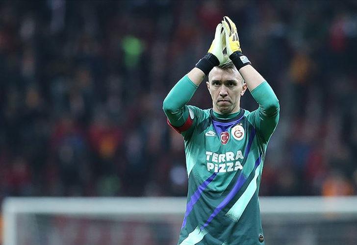 Muslera bırakmaya hazırlanıyor!
