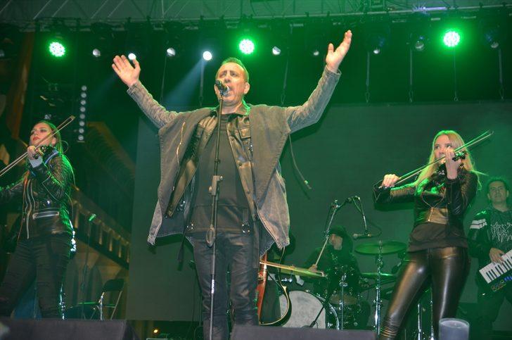 Haluk Levent Kütahya’da hayranlarıyla buluştu G2