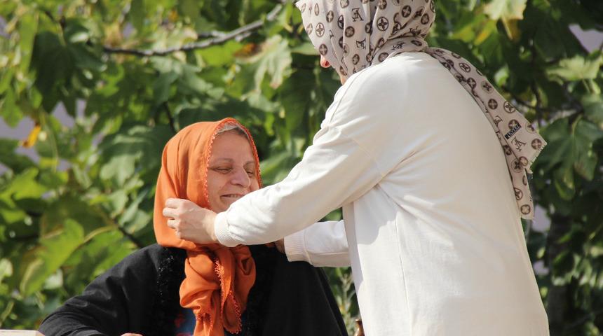 Kayınvalidesini hayata bağladı! Birbirlerine ''ciğerim'' diye hitap ediyorlar