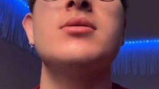 Sosyal medyanın yeni akımı! Kullanıcılar vücutlarına yazdıkları sayılar ile istediklerini alacaklarını iddia ediyor