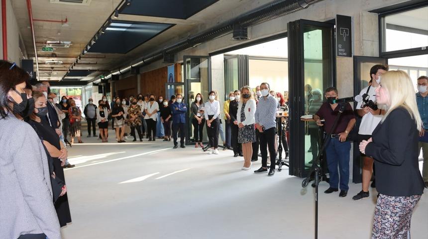 Akdeniz &Uuml;niversitesinin "19. Geleneksel Cumhuriyet Sergisi" a&ccedil;ıldı