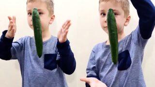 Sadece tek video ile fenomen oldu! Küçük çocuğun sihirbazlık gösterisi görenleri gülümsetti