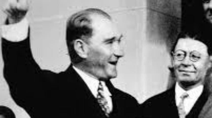 ''Efendiler, yarın Cumhuriyet'i ilan edeceğiz'' sözünün hikayesi bakın neymiş! Atatürk'ün ağzından şaşırtan detaylar!