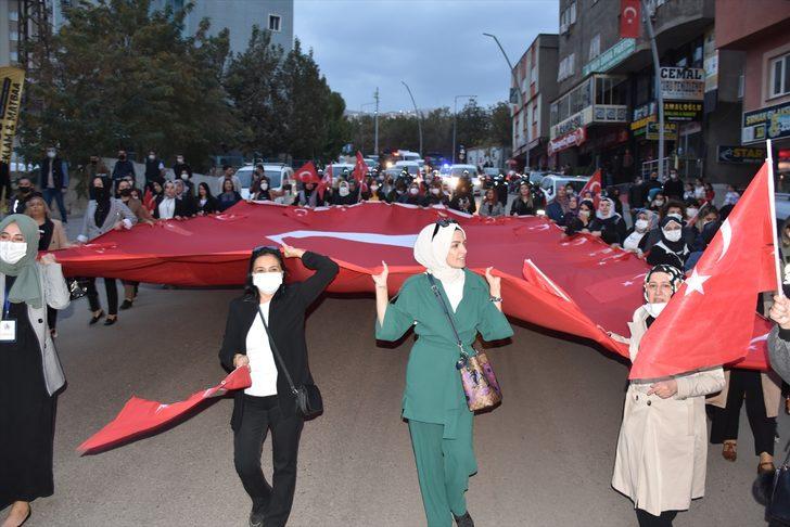 Şırnak'ta 81 ilden gelen kadınlardan terör mağduru ailelere destek yürüyüşü G2