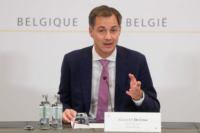 Başbakan Alexander De Croo, çalışanlara evden çalışma tavsiyesinde bulundu.