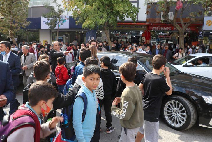 Akşener'in Siirt ziyaretinde "Burası Kürdistan" diyen kişi gözaltına alındı G1