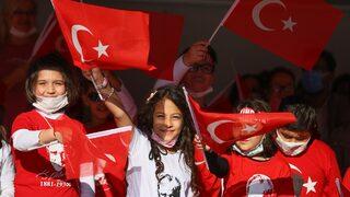 29 Ekim Cumhuriyet Bayramı Ege'de törenlerle kutlanıyor