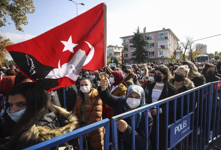 Cumhuriyetin 98'inci yılında Anıtkabir'de ziyaretçi yoğunluğu yaşandı G5