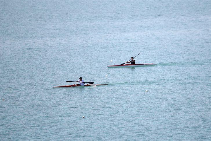 Adana'da, Cumhuriyet Bayramı kapsamında Durgun Su Kano Yarışları yapıldı G1