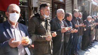 Bolu'da 7 asırdır her cuma yapılan esnaf duası geleneği sürdürülüyor