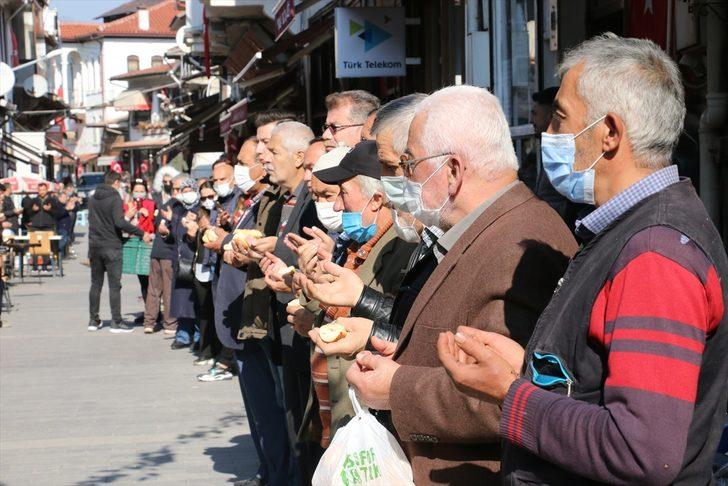 Bolu'da 7 asırdır her cuma yapılan esnaf duası geleneği sürdürülüyor G2