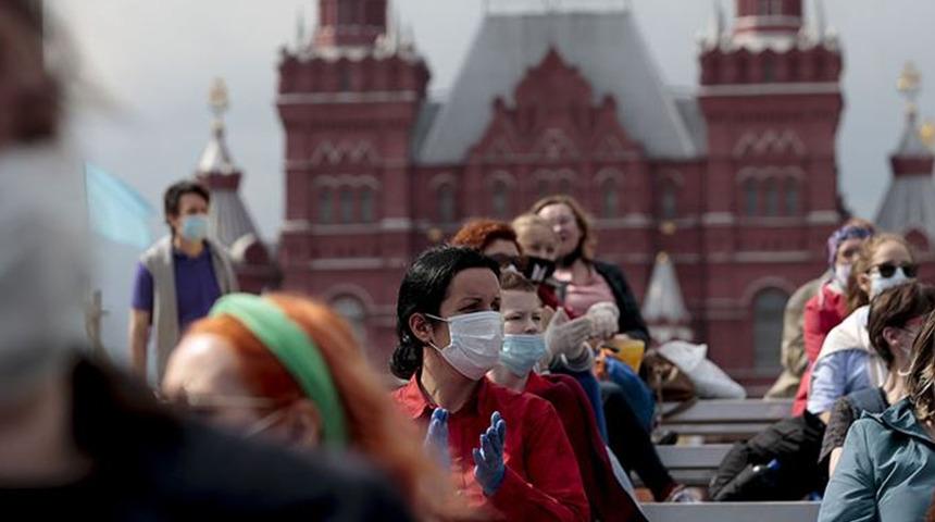 Pandemiden bu yana Rusya'da bir ilk! Bir günde bin 163 kişi hayatını kaybetti
