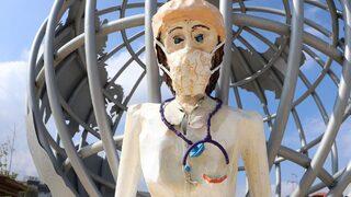 Tartışma konusu olmuştu! Denizli'deki sağlıkçı heykelleri kaldırıldı