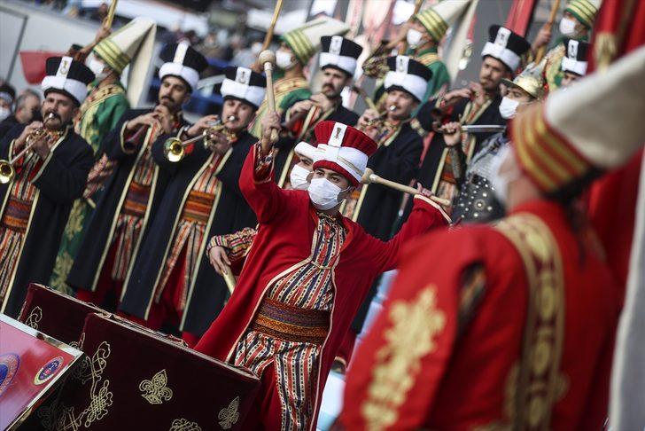 Cumhuriyetin 98'inci yılı Ulus Meydanı'nda konserle kutlandı G4