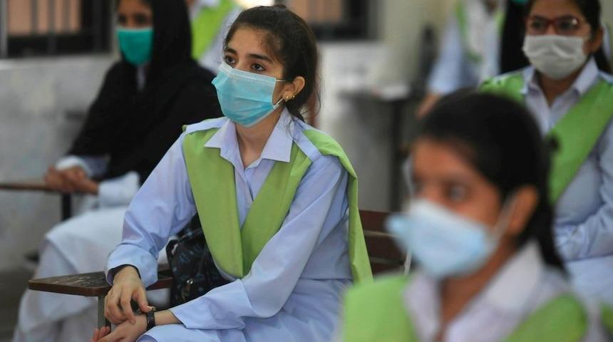 Pakistan'da mahkeme asgari evlenme yaşı belirlenmesinin İslam'ın &ouml;ğretilerine aykırı olmadığına h&uuml;kmetti