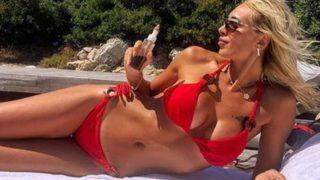 Eski Survivor yarışmacısı Duygu Bal, beslediği sokak köpeklerin saldırısına uğradı