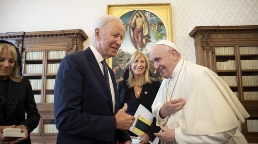 Biden'dan Papa'ya: "Tanıdığım en önemli barış savaşçısısınız"