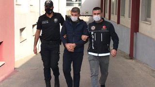 Adana'da sokakta uyuşturucu sattığı öne sürülen zanlı tutuklandı