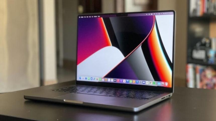 Apple yeni MacBook Pro ile pil değiştirme programını getiriyor
