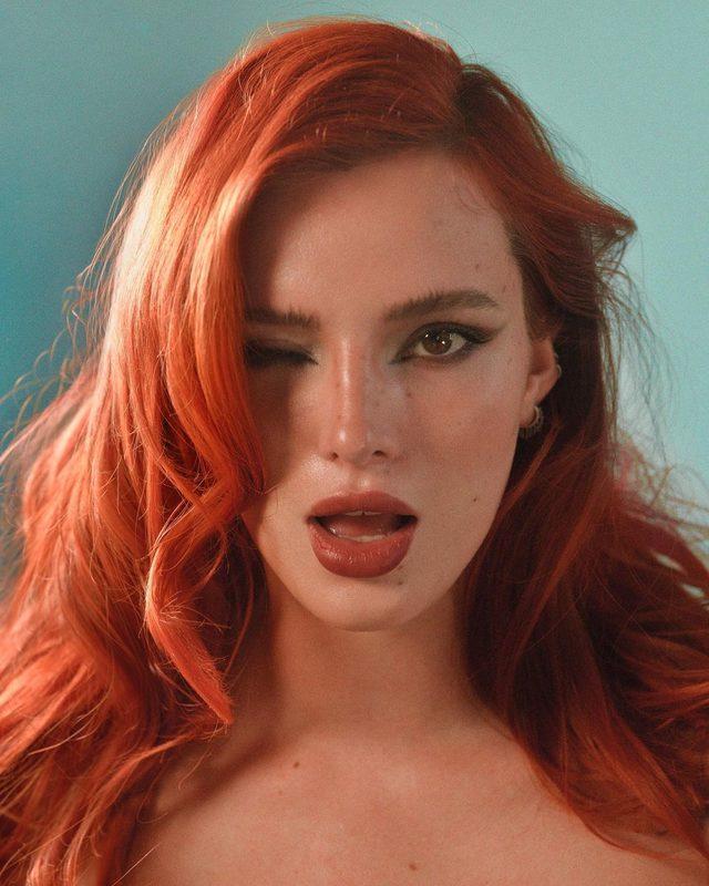 Yetişkin film yönetmeni Bella Thorne, sevgilisiyle çırılçıplak poz verdi!