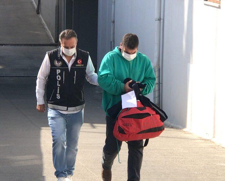 Adana'da dondurma yüklü kamyonda 75 kilo esrar ele geçirildi G1