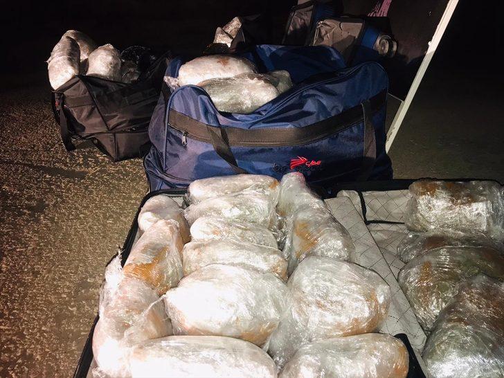 Adana'da dondurma yüklü kamyonda 75 kilo esrar ele geçirildi G2