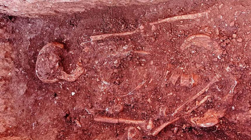 Perre Antik Kent'indeki kazılarda 1500 yıllık insan iskeletlerine rastlandı