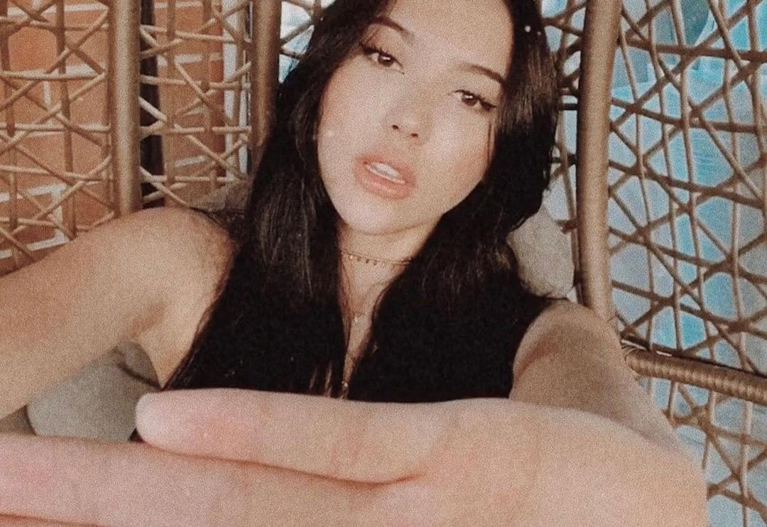 &Uuml;nl&uuml; fenomen annesini hapisten ka&ccedil;ırdı