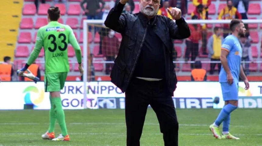 Hikmet Karaman'dan taraftarlara olay hareket