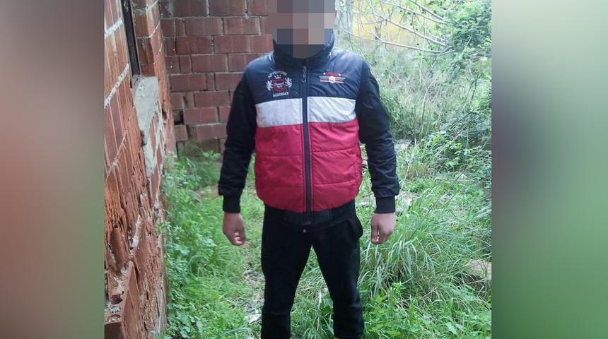 Aynı gün 3 araç çalan 17 yaşındaki şüphelinin 129 suç kaydı olduğu belirlendi