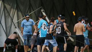Gremio taraftarları VAR sistemini parçaladı!