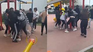 Esenyurt’ta genç kızlar birbirine girdi! Parkta tekme tokat kavga