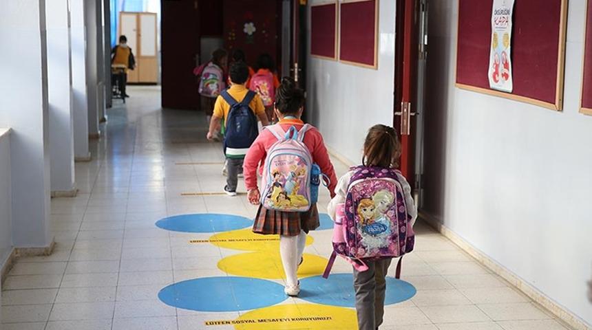 Okullar kapanacak mı? Bakan Koca'dan çok net açıklama