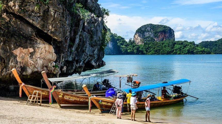 Covid: Tayland 18 ay sonra 60'tan fazla &uuml;lkeden aşılı turistlere kapılarını a&ccedil;tı