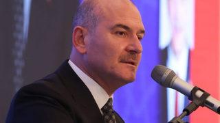 Bakan Soylu: Angelina Jolie fotoğrafı üzerinden 'mış gibi yapıyor' olmadık