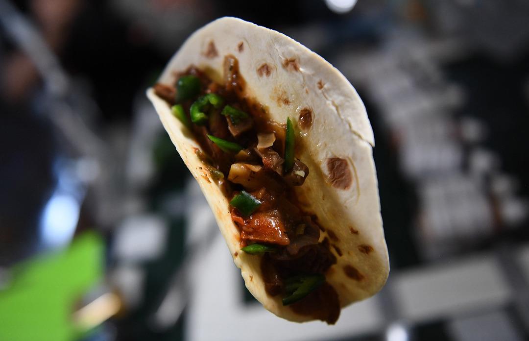 Uzayda 'uzay biberlerinden' Tako yapıldı