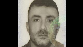 Eski sevgilisinin yanında gördüğü kişiyi sırtından vurup öldürdü