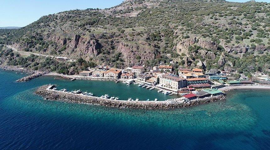 Assos'un taşevleri turist çekiyor