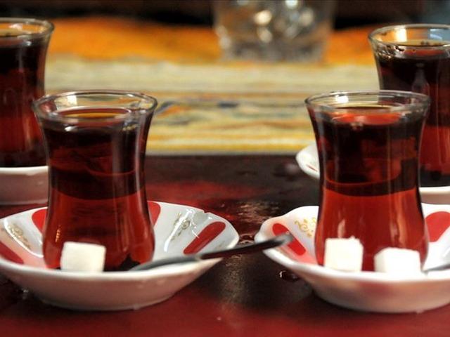 Çay sevenleri üzecek haber: Fiyatlar zamlandı