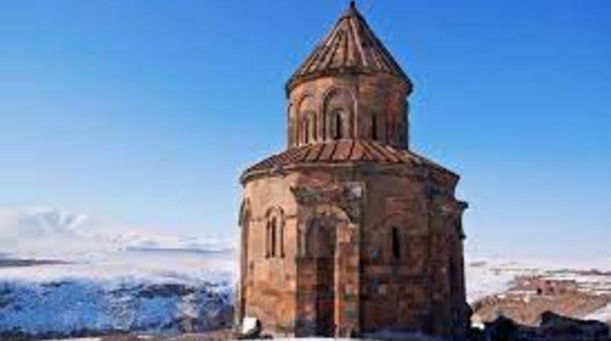 Anı harabeleri turistlerin ilgi odağı