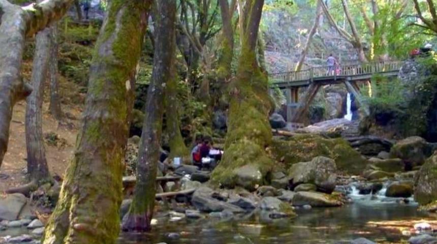 Doğa harikası Ayazma'ya turist akını