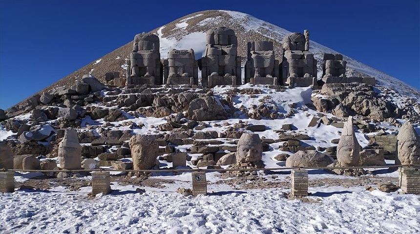 Nemrut Dağı'na turist akını