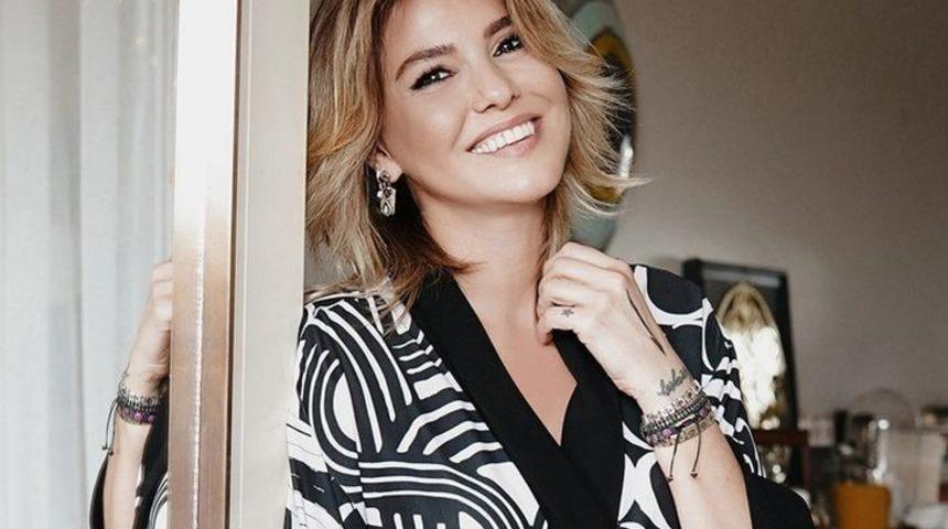 Yağmur altında Gülben Ergen konseri