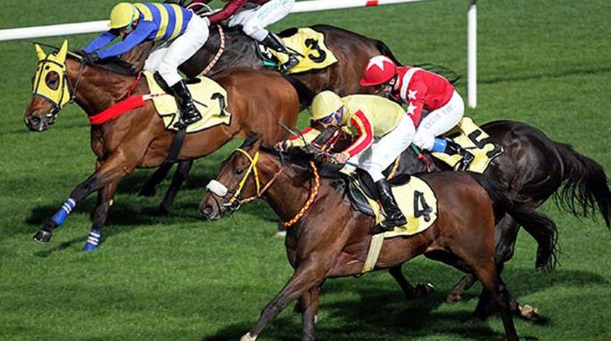 Şans son anda yüzüne güldü! At yarışından 43 milyar lira kazandı