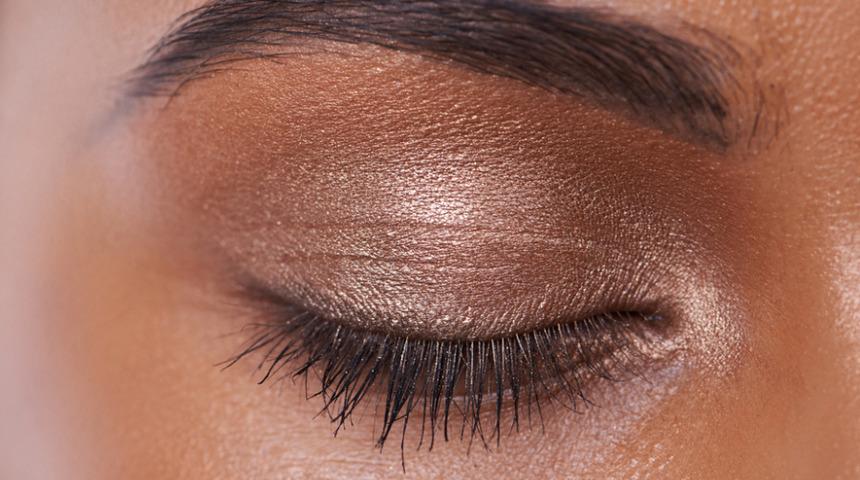 İri gözlere kavuşmak hayal değil! Küçük gözleri yepyeni bir forma sokan makyaj sırları