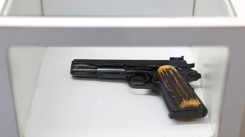 Al Capone'un eşyaları açık artırmada 3 milyon dolara satıldı